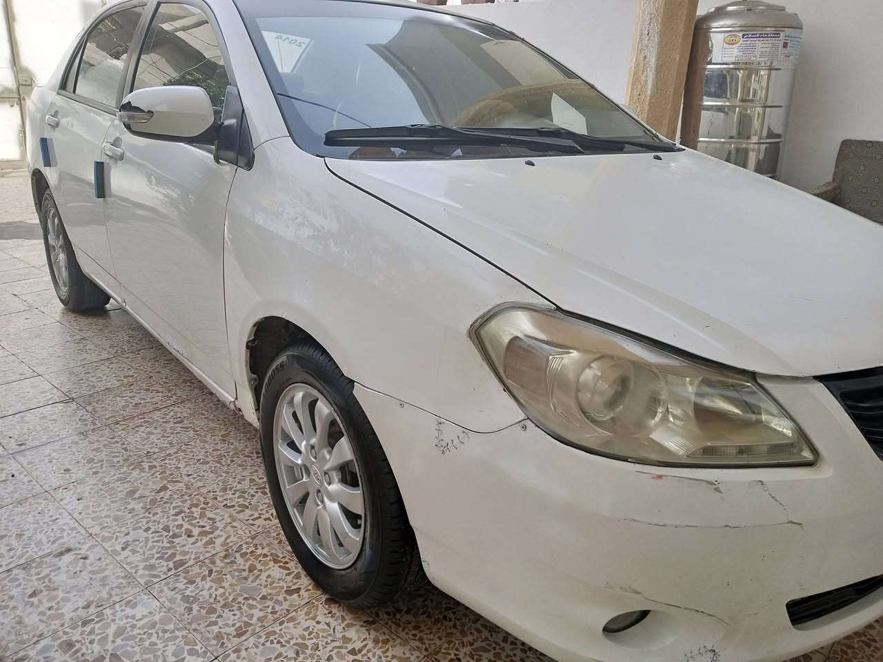 سلام عليكم سياره للبيع بي وايدي موديل 14 مال مزاد سياره كامله نقصها بس تبريد غاز وبيها خياس بل هلال ف كله جديد من تايرات وغرفتها حلوه 
رقم هاتف *********** الي يحب خاص سعر 36 بيها مجال بسيط
