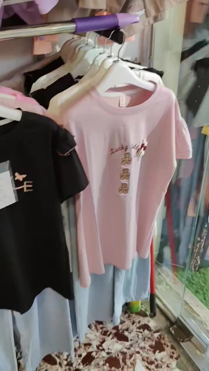 جدينا. 
كلكشن. صيفي. سنه 2026 
ازياء داموك كوين  
 ❤️ متوفر عد الوان 
العنوان كوت شارع داموك. شارع عماره كاظم عبيد 
ازياء داموك كوين 
***********
مرحبا بالجميع ✅
