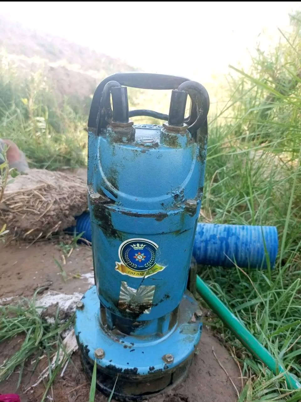 سلام عليكم اخوان غطاس ماي للبيع الماجد الاصلي ابو الانجين غطاس لا داخل تصليح نضيف مايه خير من الله 
اتصال ع رقم بيه واتساب هم ***********
