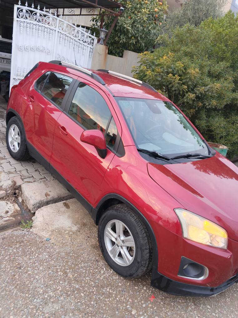 شوفرليت تراكس موديل 16 رقم سليمانيه انكليزي جديد بسمي سنويه لحد 31 سيارة حيل نظيفه شوفت عينك .. الضرر بابين وجامرلغ زائدآ امبدل كازكيت .. بس المحرك لا صرف لا بخار ولا تنقيص .. كلشي شغال بي .. رقم تلفون *********** كركوك, العراق
