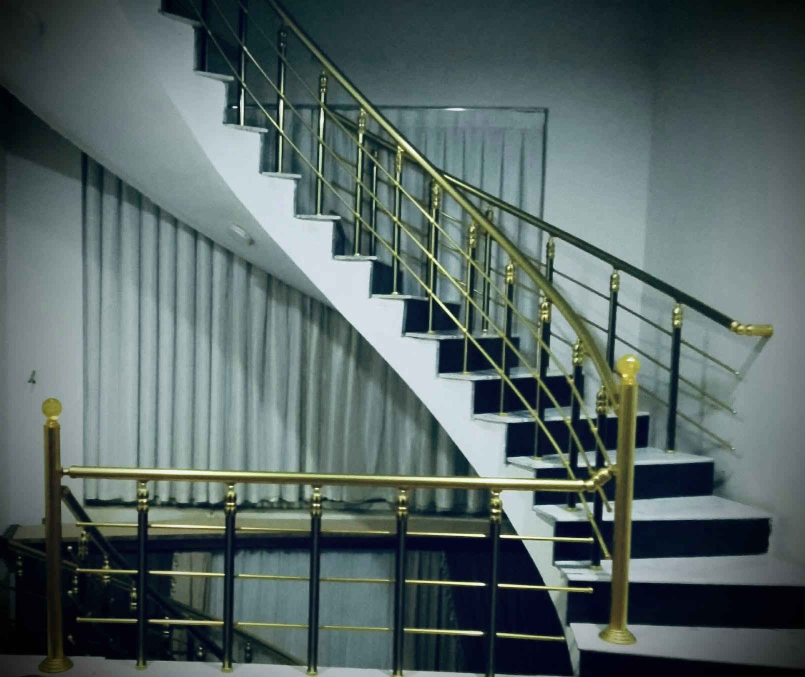 🏡السلام عليكم 

الدار للبيــــع 
(بناء حديث 2018)
فـــي منطقة الشعبانية (مقاطعة 3 كريطعة محاذية إلى منطقة الخسروية وحي الرضا فرع درداويين قبل صعود جسر سيف سعد على جهة اليسار ) 
البناء درجه اولى 
__________________
المساحــــــة //150 #طابو زراعي 
سند 25 بسم صاحب دار 
بي فضله او مايسمى محرم 
الواجهـــــــــة // 9 م
النــــــــــــــزال // 17م 
__________________
🏗️🧱#الطابــــــــــــــق #الأرضـــــــــــــي
غرفــــــــــة وصالــــــــــة وهـــــــــــول +مطبخ بارد +مطبخ حار ومجمع صحيات عدد 1 صحيات خارجية ايضاً   حديقة وطارمـــــــــة ...
🏗️🧱#الطابــــــــــــــق #الثانــــــــــــــــي

(غرفه عدد 3 )وهـــــــــــول ومجمع صحيات عدد 1
مطبخ عدد 1
 سعر المطلوب 160 مليون وبي مجال لشراي 

للاستفسار : الاتصال 
***********
***********
