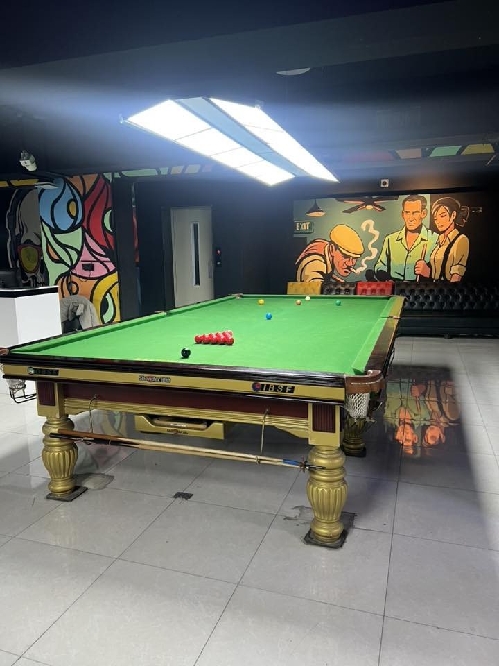 بسسب الوعود الكاذبه أعاده النشر
ميز سنوكر شاندير للبيع نظيف جدآ ستعمال قليل 

لد لايت إذا تحب مع الميز 

مكاني كراده داخل / للستفسار اكثر / ***********
