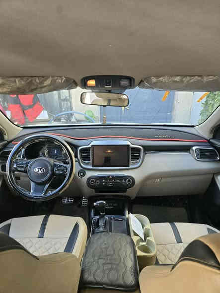 سورينتو خليجي للبيع 
موديل 2018 نص فول
7 راكب v6  

بدون ضربه 

( تكحيل على كد الاصبع بالجاملغ الامامي ) 

باقي الأمور محرك كير كفاله عامه مكان السياره بغداد 

للأستفسار اكثر ***********
