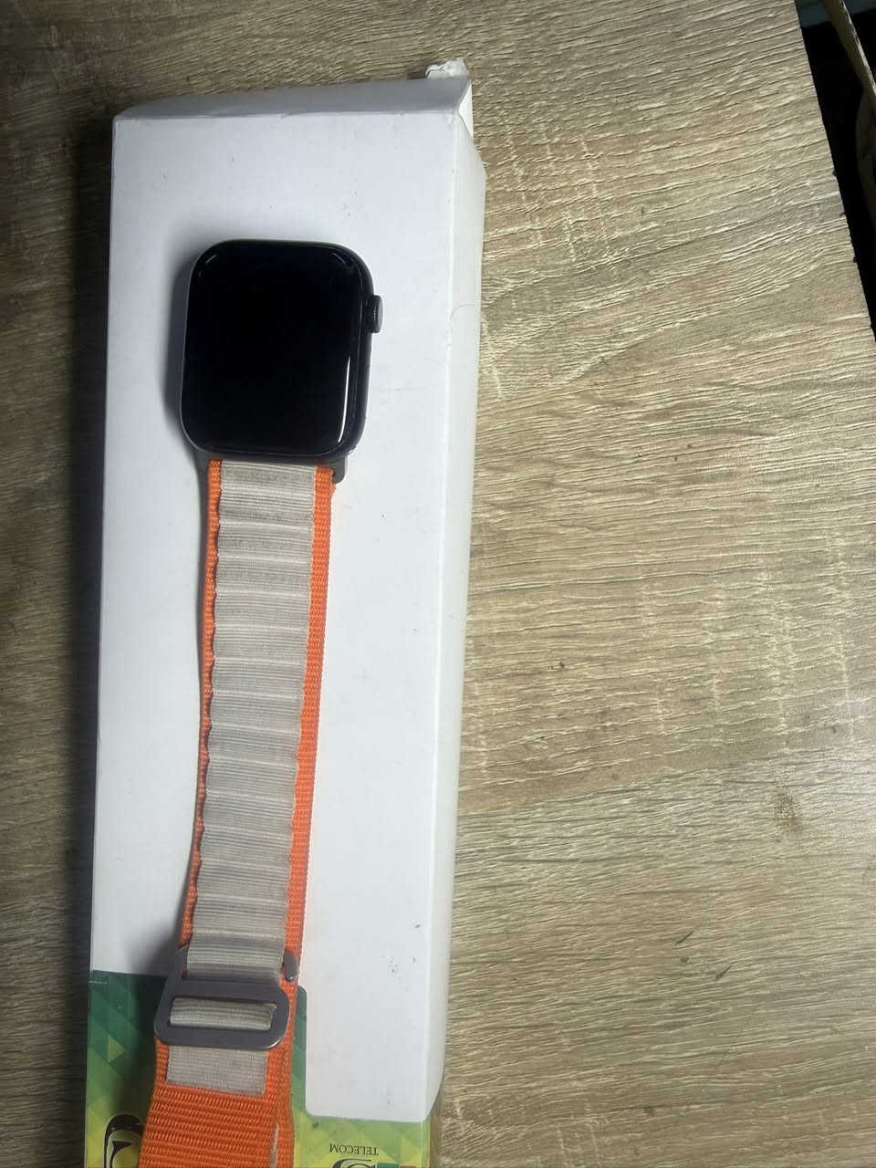 سلام عليكم ساعه ابل جيل8للبيع حجم45بطاريه86 نضافته 100%100ذاكره 32 سعرها 300وبي مجال ساعه كلش نضيفه مكان بغداد شارع فلسطين ***********
