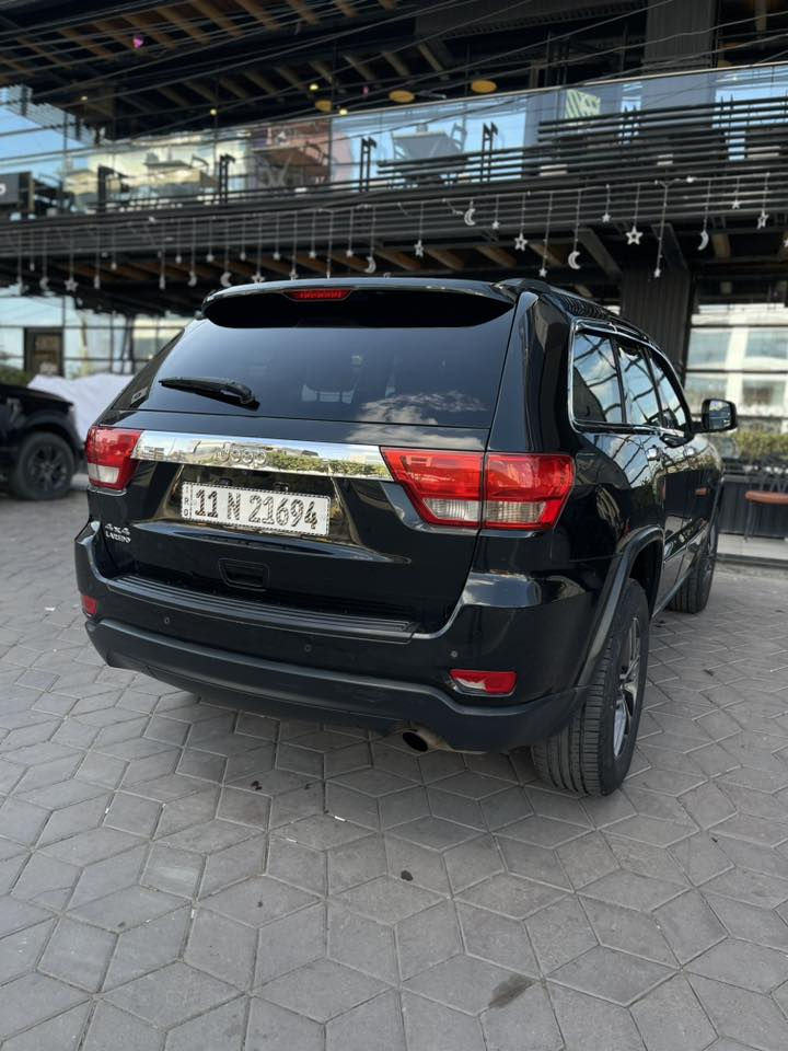 السلام عليكم جيب 2013امريكي صور السونارمرفقه فول  بانوراما سياره جاهزه سنويه هزه جدد بأسمي السعر 145 قفل قفل 🔒العنوان المنصور ***********
