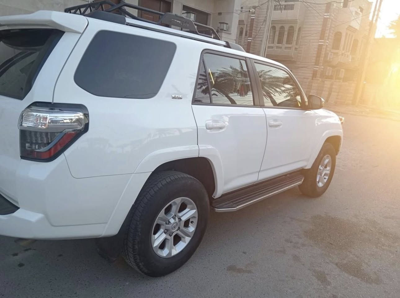 السلام عليكم ورحمة الله وبركاته
فور رنر لون ابيض صدفي Sr5 موديل ٢٠٢٢ 

كير محرك v6  مكفول كفالة بلادي 

تبريد ثلاجة

رادار امامي

بصمة ابواب بصمة تشغيل 

فول تحكم ستيرن جهتين وتدفئة بالستيرن

شاشة كبيرة مع كامرا دوارة

نظام تحديد مسار 

نظام مانع انزلاق

٣ أنظمة قيادة ايكو ، نورمال ، سبورت

كشنات كهرباء، 5راكب 

السيارة ماشية 43

تشغيل عن بعد 

اخوان حادث السيارة خفيف جاملغ وبنيد

السيارة  رقمها بغداد الرقم الجديد بأسمي شخصيا

 سعرها ٢65 وبيها مجال كلش بسيط 

وما اعتقد اكو هيج موديل بهيج حادث بدون شاصي مع الرقم بهيج سعر***********
