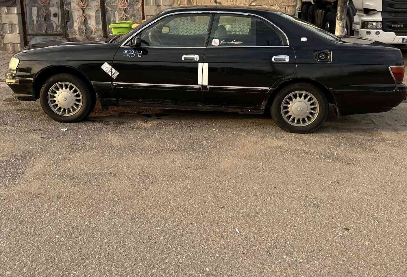 بطه منفصل (موديل 93) رقم بصرة انكليزي سنويه لـ30
الون (اسود) مكفوله من النقل والكصه والصبغ
 السعر 38 
بيع مستعجل رقم الهاتف (***********)
