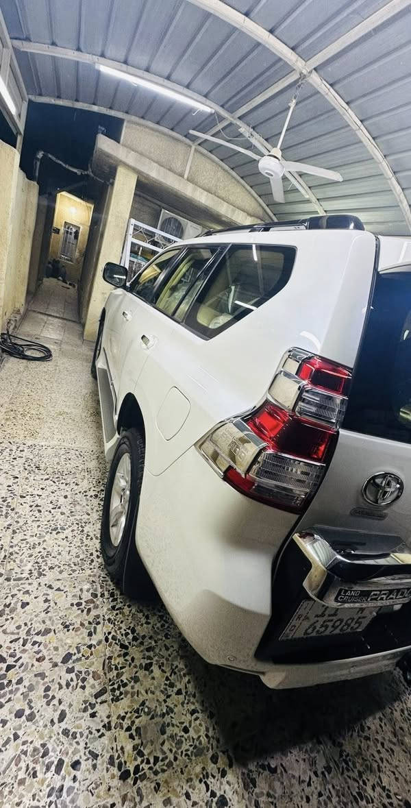 السلام عليكم 
للبيع برادو 2015 خليجي وكاله فئه TXL فول بصمة فتحة كشنات كهرباء حساس خلفي كامرا  7 راكب 6سلندر محرك 4000 مري شفط واشاير مري ثلاث قطع تبريد شاشة بلادية مانع انحدار زراك لايت مانع انزلاق طفاية بالصدر وباقي مواصفات المعروفة سيارة بلادية على وضع الشركة بدون صبغ حته الدعامية مكفولة ماشية 160 حقيقي استخدام ٣ اشخاص من الوكاله لحد هسة رقم بغداد الانكليزي 
مكان السيارة شهداء البياع 
السعر 325 
***********
***********
ابو مصطفى
