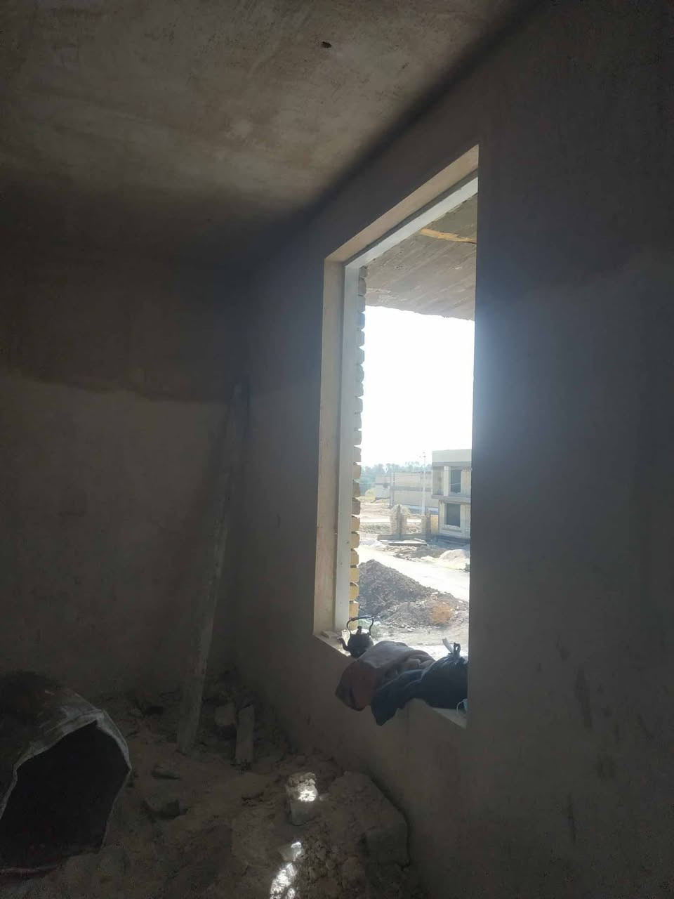 تشكراتي لكم انا اشتغل لط سمنت وجص وبورك درجه اولى سقف وجدران مساطر رقمي للتواصل *********** عملي بابل فقط
