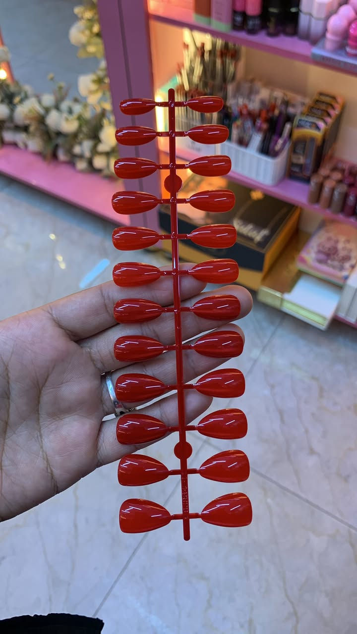 💅 لأن الأناقة تبدي من التفاصيل…
أظافرج المرتبة تعطيج ثقة وجمال بكل إطلالة ✨
وفرنالكم تشكيلة أظافر، مناكير، وإكسسوارات تجنن تناسب كل الأذواق 😍

زورونا في كوزمتك الجمال 🌸
📍 بغداد – حي الفرات – شارع الوسط – مجاور مكتبة هيا
🚚 ويوجد توصيل داخل بغداد

#كوزمتك_الجمال #أظافر #مناكير #جمال #بنات_بغداد***********واتساب
