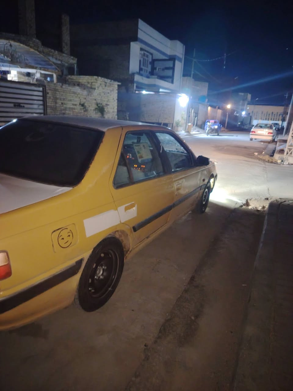 مكاني دوانيه/
اسلام عليكم  من رخصت صاحب لمجموعه بيجو بارص 2012 تخم تاير لا ضربه ولا صبغ   نضيفه بيه نواقص قليله سياره مطلوبه هيئه 600عله مشتري  سنويه صاقطه رقم الماني  سعره26 بيه مجال قليل غرامت مصفره هاي تفاصيله كلهن لتجي وتكلي شكد مطلوبه ومدري شنو وهاذ رقمي لا ترسلني خاص ما جاوبك ***********
