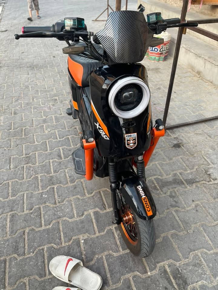 سلام عليكم دراجه شحن 900Xجديده دراجه استعمال قليل جداً دراجه كامله هيه وقراضه بيع مستعجل جوه سوك الاتصال عله رقم ***********
