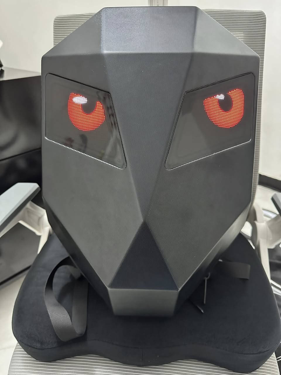 جنطه ام العيون الاصليه براند lOY eyes 👀
مستخدمه مرتين فقط يجي وياها بور شحن و حقيبه لحمايتها من الخدوش
السعر 105 الاف دينار عرائي 😁
مكاني حي الوحده ماعندي توصيل
تجي تفحص وتاخذ .


**إذا كنت صاحب هذا الإعلان وتريد حذفه لأي سبب، رجاءا أرسل رسالة إلى الدعم الفني**