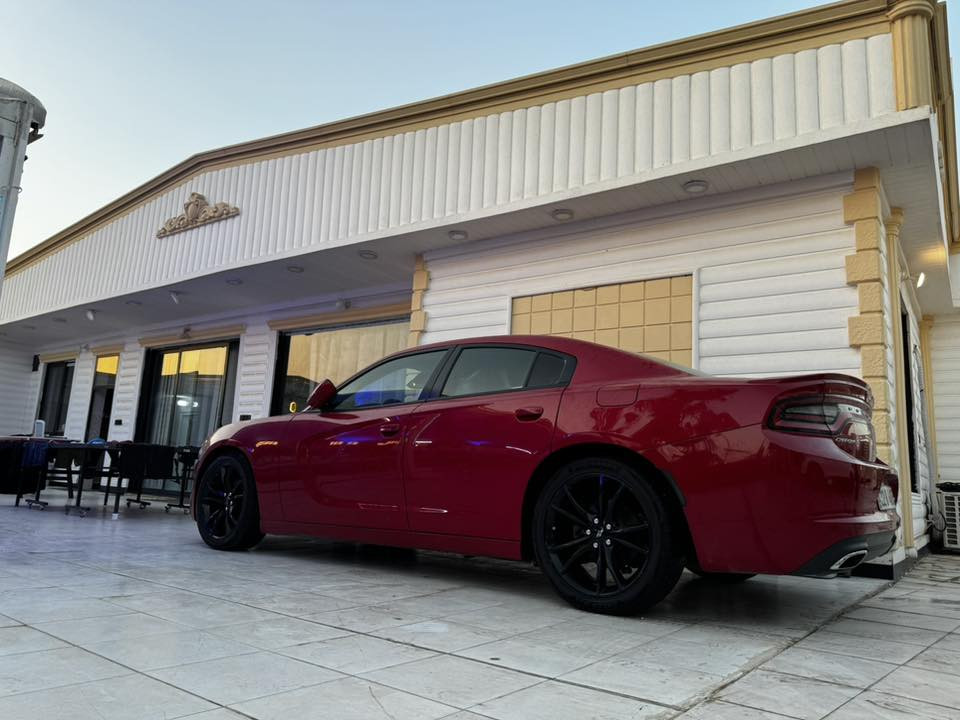 سلام عليكم للبيع جارجر 2017 رالي السياره فول ١/١ السياره  داخله كلين تايتل رقم اربيل هنا بيه قطعه صبغ فقط صبغ فقط الصوره موجوده ب المنشور الرقم *********** العنوان بغداد الشعب السعر خاص
