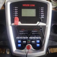 HOUSE GYM نوع (Treadmill) للبيع جهاز جري جهاز بحالة ممتازة، استخدام خف...