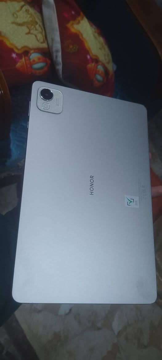Honor Pad X9a (التابلت):
📱 الشاشة
الحجم: 11.5 إنش
النوع: TFT LCD
الدقة: 1504 × 2508
معدل التحديث: 120Hz
التخزين: 128
🔋 البطارية
السعة: 8300 mAh الايباد جديد ونظيف العنوان بغداد الشعلة***********
