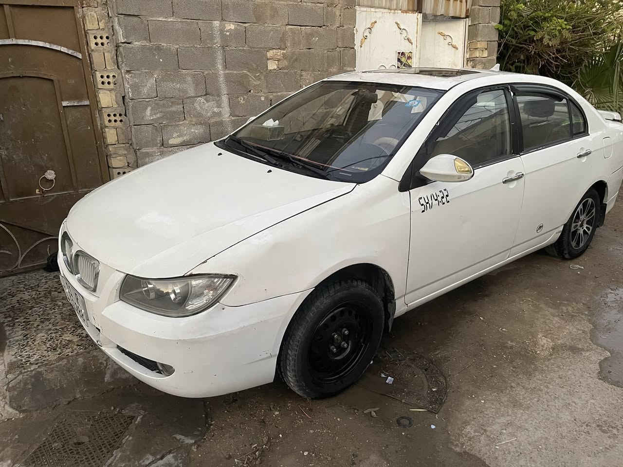 ياالله
السلام عليكم اخوتي 

ليفان 620 موديل ٢٠١٢ رقم بغداد انكليزي كير ومكينه بيكاتشو المرغوب اذاين بلاديه وتدفئه وتبريد ويل كب صدر امامي وخلفي مبدله جديد وفتحه سقف وكله شغال ومعروفه مواصفات الليفان  سياره بيها صبغ كلش قليل بدون خياسات وبدون معجون سياره عله ايدي وبلاديه عارضها ب٤٩ وبيها مجال للشراي *********** مكاني شقق الطالبيه
