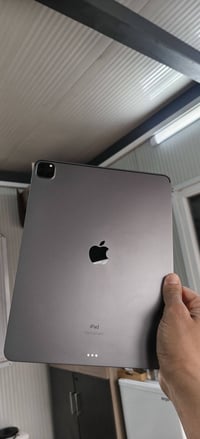 ايباد برو ١٢٫٩ انش • ٢٥٦ جيجا