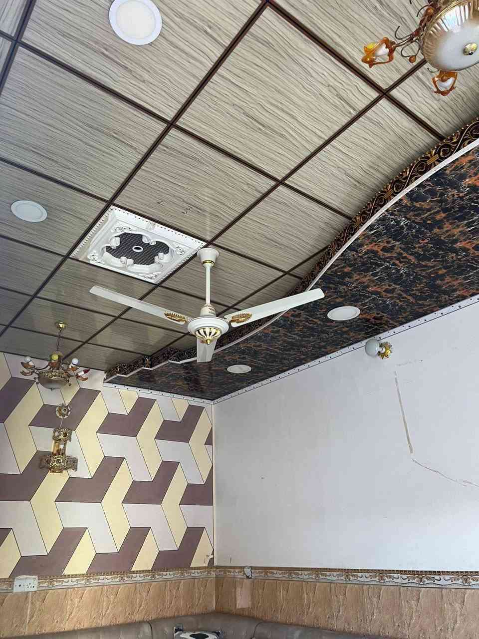 دار للبيع 100متر طابقين.  عنوان براكيه  خلف سيد حسينيه سيد حبيب. ***********
