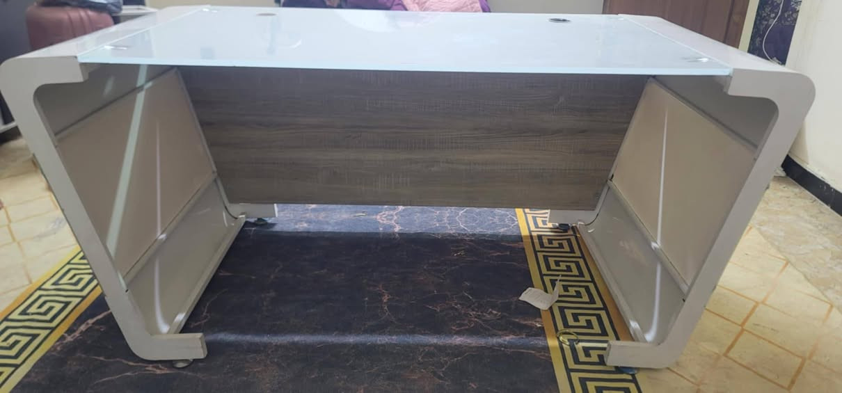 ميز مكتبي للبيع ثقيل سعرة 200 وبي مجال
وجه فايبر صفاح المنيوم سطح زجاج 5 ملم نوع جيد جداً ينفع للمكاتب للتواصل خاص


**إذا كنت صاحب هذا الإعلان وتريد حذفه لأي سبب، رجاءا أرسل رسالة إلى الدعم الفني**