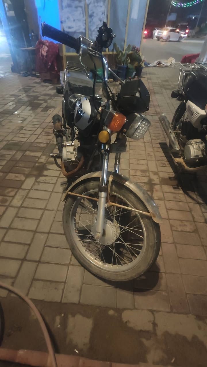 دراجة ادوات للبيع كلشي ما عوزها مكفولة من السرقة 
موديل 20  سعرها 300 الشراي يتصل ***********
