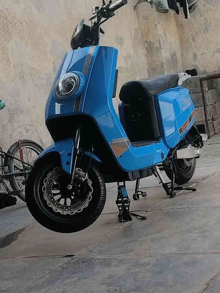 سلام عليكم عيوني دراجه شحن بوليس للبيع  دراجه كفاله اي نقص مابيهه سعر خاص مكاني بغداد الحريه هاتف ***********
