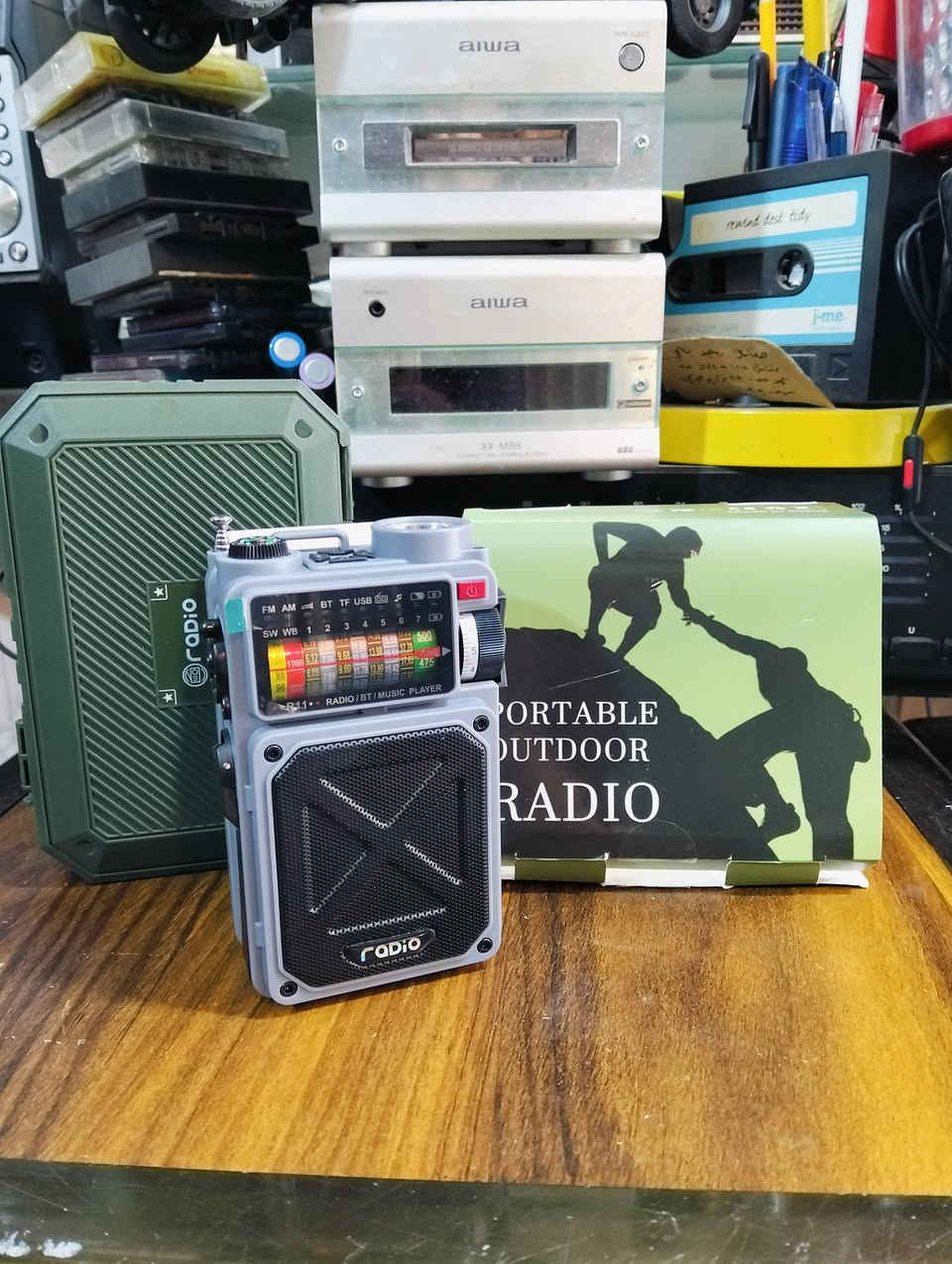 الراديو المدرع R11 العالمي
جهاز جديد بالعلبه غير مستخدم 
موجات الراديو FM MW 
والموجات الخارجيه SW عدد 7 
سحب ممتاز للموجات 
بلوتوث و رام وفلاش 
منفذ شحن تايبسي شحن سريع 
يشحن عن طريق طاقة الضوء 
مع لايت لد قوي جدا وبوصله ومنبه 
يوجد فديو بالمنشور يوضح التشغيل 
للحجز المراسله على الخاص


**إذا كنت صاحب هذا الإعلان وتريد حذفه لأي سبب، رجاءا أرسل رسالة إلى الدعم الفني**