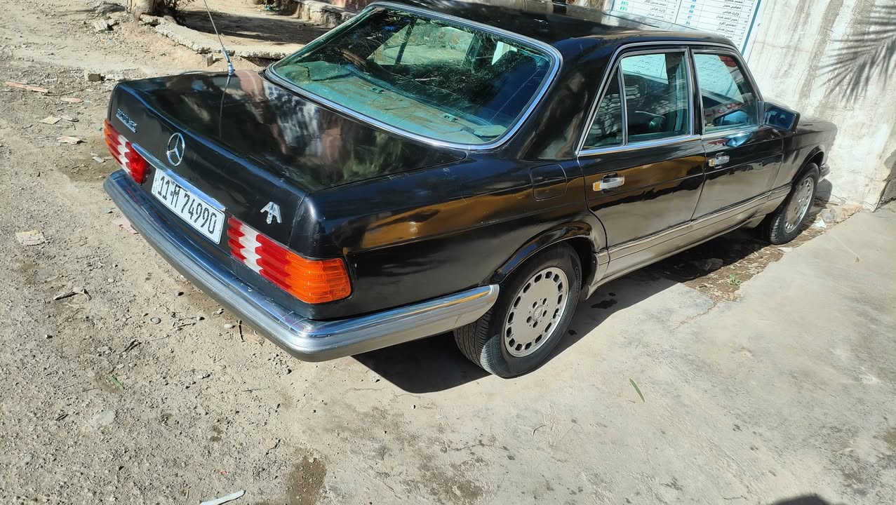 مارسدس جامبو 1986 باب قصير  رقم بغداد مشروع وطني  بسمي  رقم نكليزي جديد 
مكينه وكير 2500 vvt ديلكو مكفولات 
قواعد دبل مكفوله
جامات كهرباء شغاله 
كجات كلهن شغالات 
ضوه داخل شغال 
ماسحات زراكات شغالات 
مسجل بلوتوث شغال 
سنتر لوك شغال كله تتقفل حت البانزين والجنطه 
صدرة خير من الله حلو 
تايرات نظيفات 
باتري جديد نكرة سلف 
داخل جلد كشنات والبيبان كلش نظيف
ملاحظه 
سيارة نقصة تبريد عاطل لكن فان شغال قوي 
#سعر47وبيه مجال للشراي 
مكان سيارة بغداد حي اور 
للاستفسار ***********
