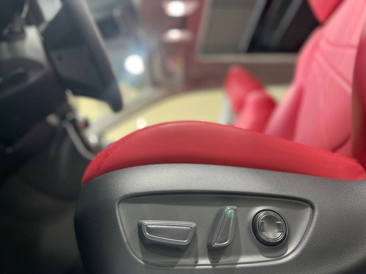 ✔️TOYOTA RAV4 HYBRID 2025⚡️⚡️
تويوتا رأف فور هايبرد 2025 

السعر: 46 مليون  دينار رقم وسنويه ملوح كامل 

 🔥

ياباني تجميع الصين 

البيع نقدا فقط لايوجد لدينا بيع بنظام الاقساط

المواصفات‼️

*حجم المحرك 4CYLINDER 2.5L ✅

*مرتبط بناقل حركة أوتوماتيك✅

*مفتاح التشغيل بصمة ✅

*بانوراما✅

*اريل نفكيتر ✅

*حساسات أمامية ✅

*حساسات خلفية ✅

*رادار✅

*لايت زينون + LED ✅

*كشافات ✅

*بك لايت LED ✅

*حجم الاطار 225/60R18✅

*ويل كب 18✅

*4 دسك✅

*حساسات ضغط الاطارات ✅

*اشارة في المرايا الجانبية ✅

*المرايا قابلة للطي كهرباء✅

*ماسحة خلفية ✅

*عدد AIR BAG 9✅ 

*هاند بريك كهرباء ✅

*ا ABS✅ 

*دشبول ديجتال ✅

*شاشة Apple Car play ✅

*5كاميرات 360 درجة✅ 

*مثبت السرعة Cruise ✅

*المودات والاوامر الصوتية✅ 

*ا Bluetooth ✅ 

*مخرج منفذ الطاقة ✅

*تتسع المقصورة ل 5 ركاب✅

*المقاعد جلد+كهرباء✅ 

*كشنات تدفئة✅

*قطعتين تبريد✅  

*تحديد المسار✅

*أوضاع القيادة Drive Mode ✅

*أوتو هولد ✅

*نظام مانع الانزلاق ✅

*حاملات الأكواب ✅

*تطعيم الدواخل ألمنيوم ✅

شركة الفرس ألأبيض لتجارة السيارات 🚗

☎***********

☎***********

 بغداد مدينة معارض البياع -الشارع المميز-مقابل كراج البياع 📍

لاستفسار يرجى الاتصال على الرقم:

☎***********

☎***********

تشغيل

استئناف الفيديو
