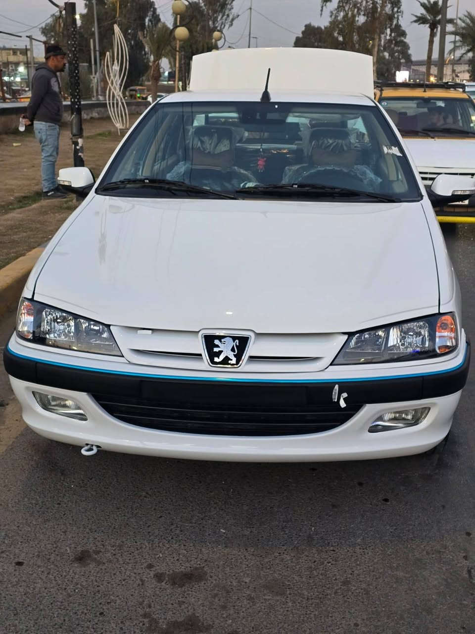 بسم الله اخوان بيجو بارص ستلام جديد حره  حره بدون رقم  25 داخله ب26  صار 10ايام من ستلمتها كفاله عامه ماشيه 200مواصفات السياره لبارص معروفه  كشنات كهرباء تحكم ستيرن شاشه كار بلي عرض كام   حساسات. حساس  بك لايت اوتو  سعره 93 بيه مجال بسيط كلش    مكان السياره  البلديات رقم تليفون ***********
