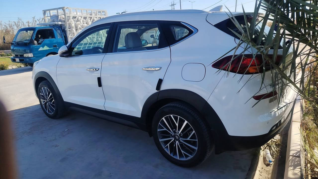 السلام عليكم
توسان 2020 
كاصد خليجي الكاصد
ماشيه 98 الف
حساسات امامي خلفي
لايت 5 عدسات
ليد امامي خلفي
لايت دوار ويه الستيرن
اشارات بالمري ومري شفط
اشارات ترحيب باب ومري
كير 3 انضمه 
بصمه
كشنات جلد كهربائيه
تبريد قطعتين
شاحن وايرليس
ثلاجه بالجكمجه
السياره بيها باب السائق مبدل اصلي 
 السياره جديده بمعنى الكلمه
مكان السياره السماوة
للاستفسار 
***********
سعر 197 وبيها مجال بسمي مداور ثاني يوم
