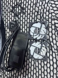 مبرد MSI MAG 240R • تبريد مائي • توصيل موجود