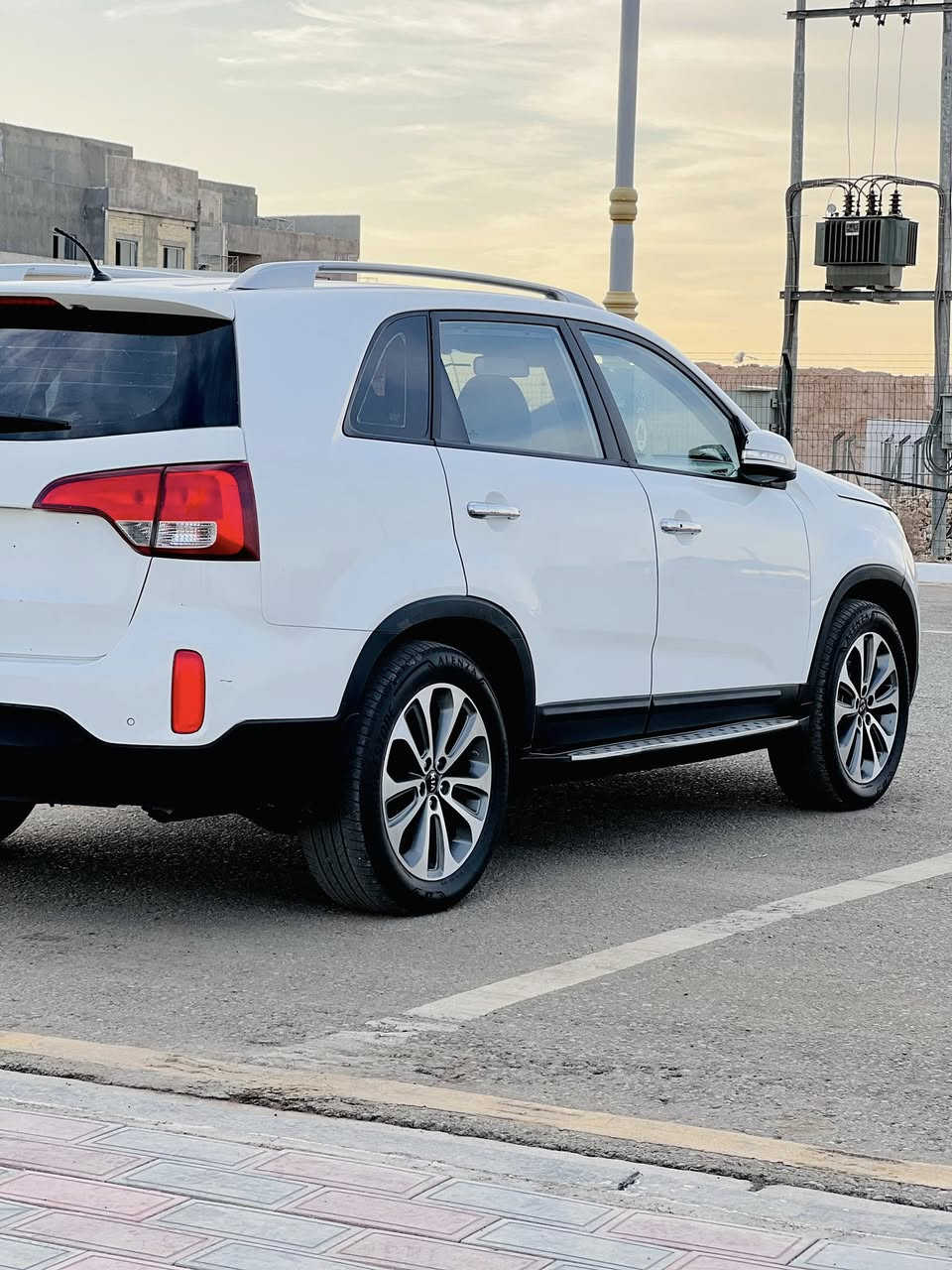 سلام عليكم من رخصة الادمن المحترم
كيا سورنتو للبيع او مراوس موديل 2014خليجي كفاله عامه من الصبغ والتبديل ملاحضه

مواصفات السياره. 
بصمه 
ثلاث قطع تبريد 
سبع راكب 
شاشه +كامره 
مكينه اربعه سلندر 2400 دوش
ويل كروم 
بردات خلفيه
يدات نيكل 
حساس امامي خلفي 
لد امامي 
ويل كروم

للاستفسار الاتصال عالرقم 
***********
