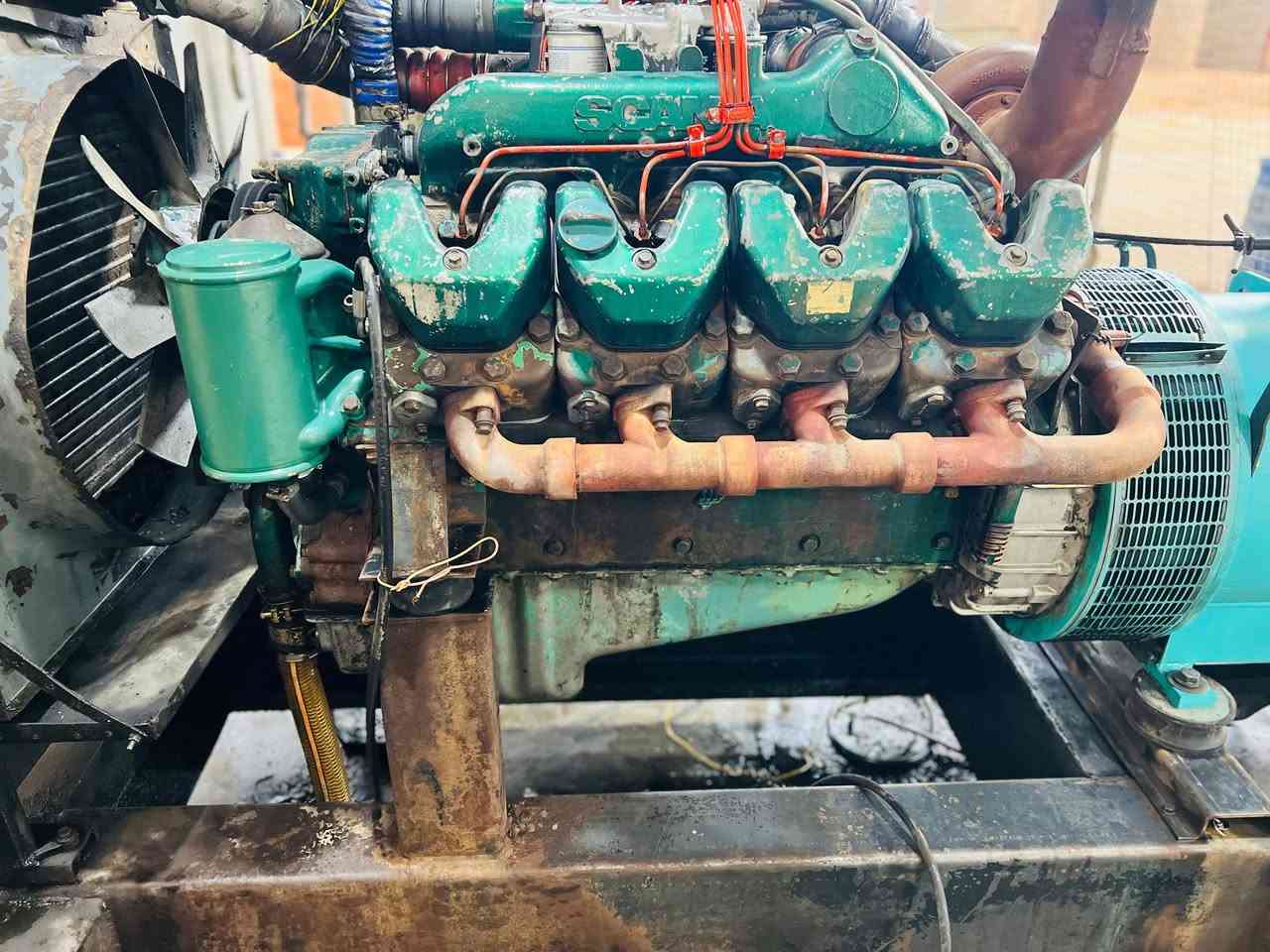 مولده سكانيا 43 ...0.8   سايز 10 للبيع مكينه شغاله ما بيها نقص جنريتر 350 كيفي ..للتواصل .***********
