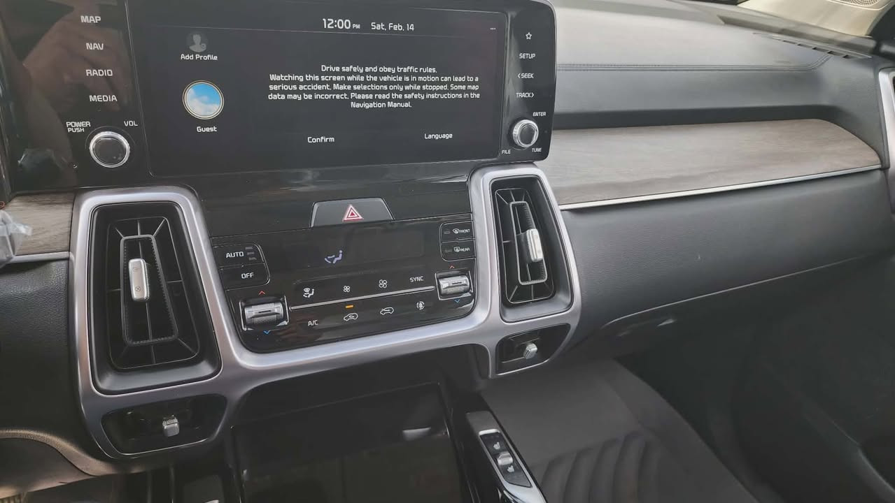 سورنتوا ٢٠٢٣ رقم اربيل وارد كوري مكفول كفاله عام ( حادثة تقرير ) ماشيه ١٢ الف دخول جديد
مكينه ٢٥٠٠ تيربوا اربعه سلندر
 السياره كلش جديده 
بيه طخه بسيطه كلش موضحه بالصوره السعر ٢٤٠ السياره موجوده بواسط لاتصال ع رقم صاحب السياره ***********
مكلف بل نشر
