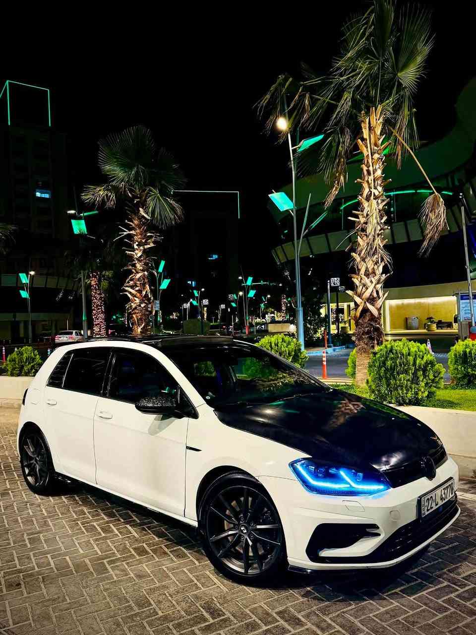 Golf 2017   (***********) 
فول فول مواصفات ١/١  
بانوراما / رادار / كشنات جلد / كشنات تدفئة + تبريد / بصمة /
كامرة بلادي / لايتات لد بگ لايت لد / شاشة دجتال / بعدد هواي مواصفات مايتذكر ......

سيارة عليهة مصرف خيالي  
بگ لایت (٣٥٠)$ 
لایت امامی (٣٠٠)$
سگف روز رایس (٤٠٠)$
لید بواب (٢٠٠)$
شاشە دجتال (٥٥٠)$
بدی کت R (600)$
ویالە مال R (460)
سستم صوت صالنصة (٥٠٠)$
بعد هواي غراظ بل محرك ماتذكرهن .......
 بيها قطعتين صبغ اوباك بس بردة 
 صور سونار موجود ..... 
 سيارة جاهزة بدون نقص الحمد اللة ✅
محرك گير كهربائي شرط ✅ محرك ١.٨ مرغوب 
 مكان سليمانية ✅
سعر سيارة (128$) قفل 
*********** السليمانية, العراق
