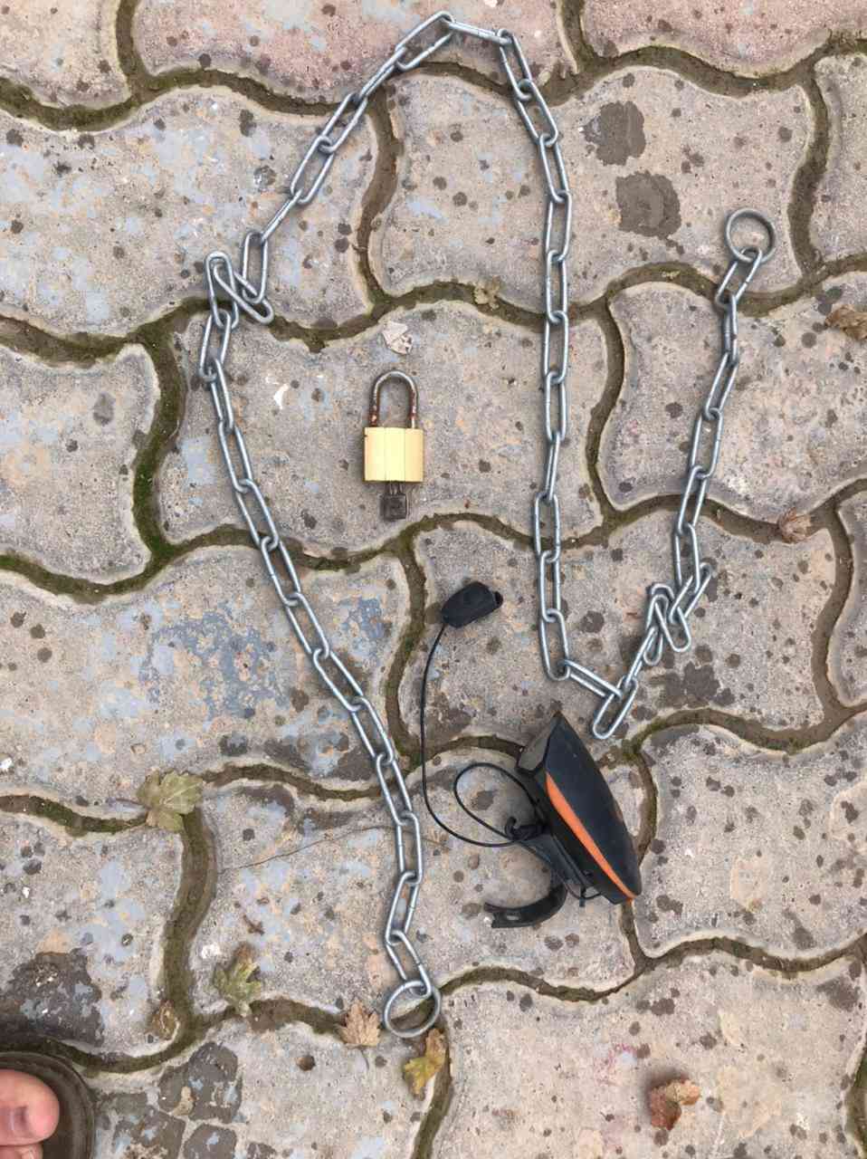 للبيع فقط 7 كير و 3 نمر مبدل شغلتين بس لي هو تايرات بلادي وشديت هذني لان اسرع وما يصير بنجر بسرعة بريك كدام وخلفي بس يحتاج تبدل سيم و كير الخلفي كذلك الباسكيل مال بيت شرط نظافة اكو زنجر خفيف كلش مكاني حي واسطي وهذا رقمي *********** السعر ب 75 وبي مجال للطيبين
