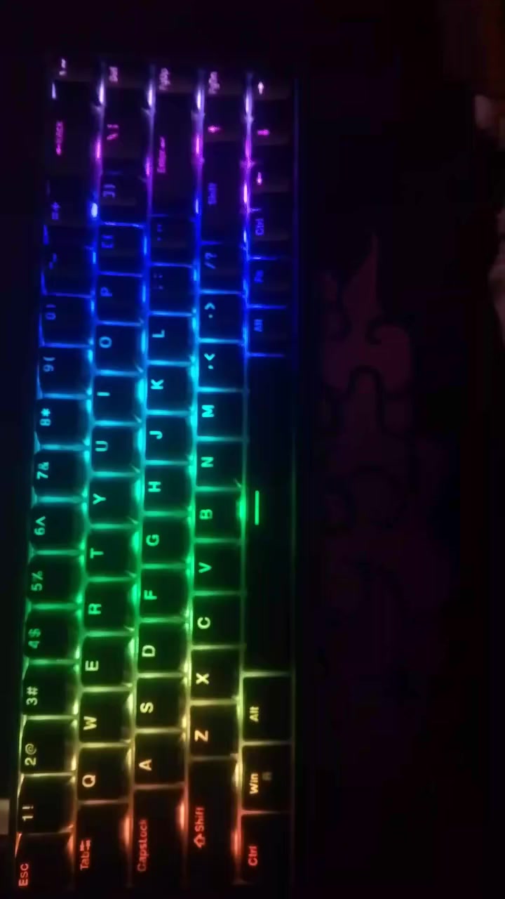 السلام عليكم 
كيبورد مغناطيسي للبيع فول rgb واير 
جديد للبيع اسمة ravan 68
نوع السوتش CIY Hyper Magnetic Switch من افضل انواع السوتشات المغناطيسية بلسوك
قدرة استجابتة 0.1 بتأثير Hall effect


**إذا كنت صاحب هذا الإعلان وتريد حذفه لأي سبب، رجاءا أرسل رسالة إلى الدعم الفني**