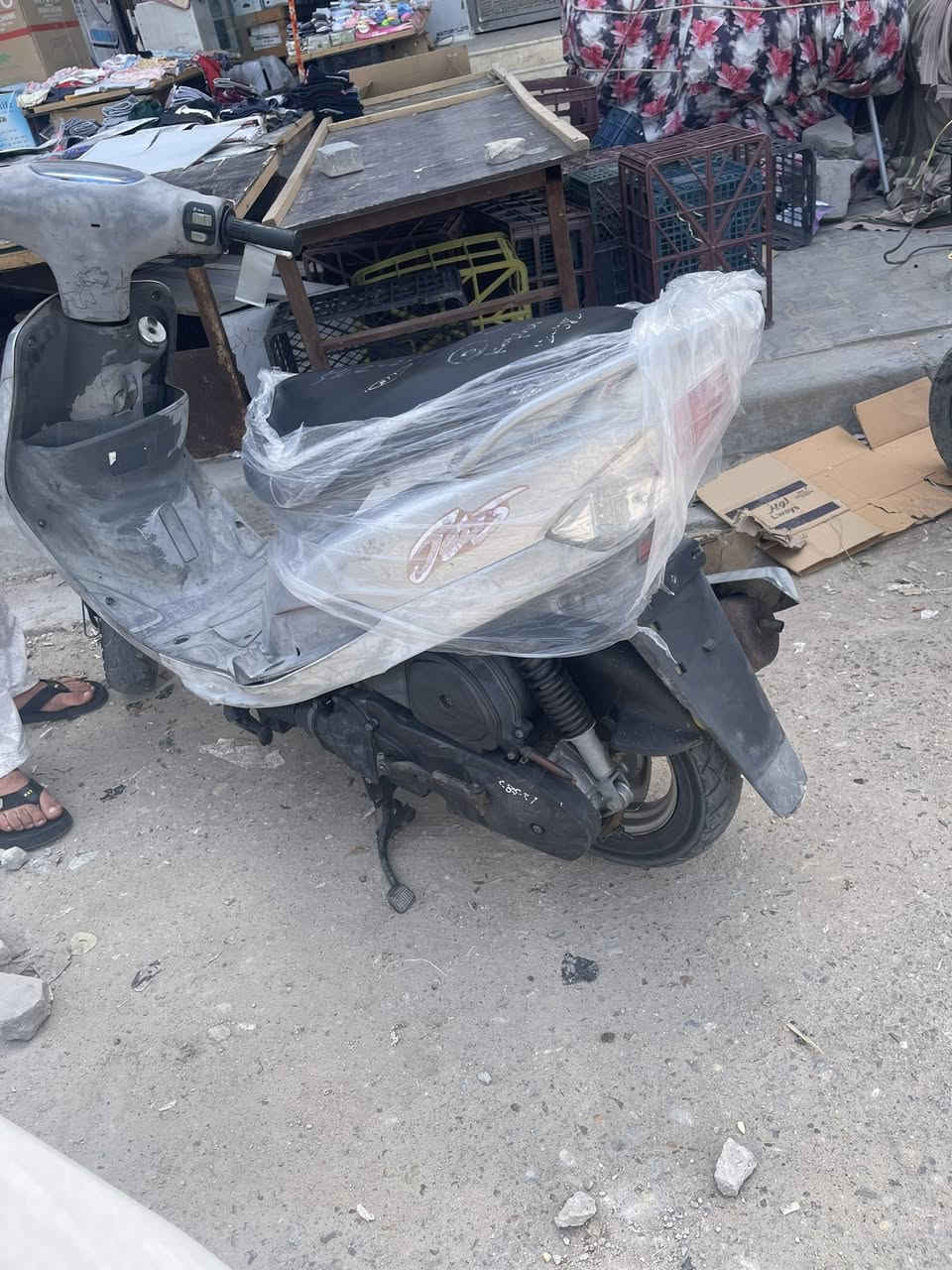 سلام عليكم دراجه ماكس قجمه دراجه لبيع جديده بمعنه كلمه صارلها سبوع طالعه رمبه وصلها وياها امانت الله ورسوله دراجه مال جناي  دراجه كلها شغاله من طول لطول مابيها شي نقص كهربائيات عامه شغاله سلف هندر لايت هورن كله شغال نهضه شلعه معدل فول مكاني البصره ***********واتساب
