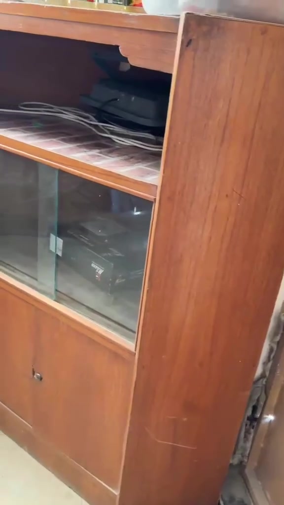 السلام عليكم ميز ركن صاج للبيع 
السعر ٤٠الف


**إذا كنت صاحب هذا الإعلان وتريد حذفه لأي سبب، رجاءا أرسل رسالة إلى الدعم الفني**