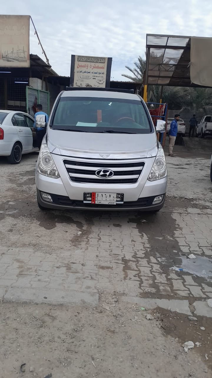 السلام عليكم ستاركس للبيع  سياره مكفوله من ضربه والعيب الشرعي مسكر كير محرك مكفول اللستفسار لاتصال ع الرقم ***********
