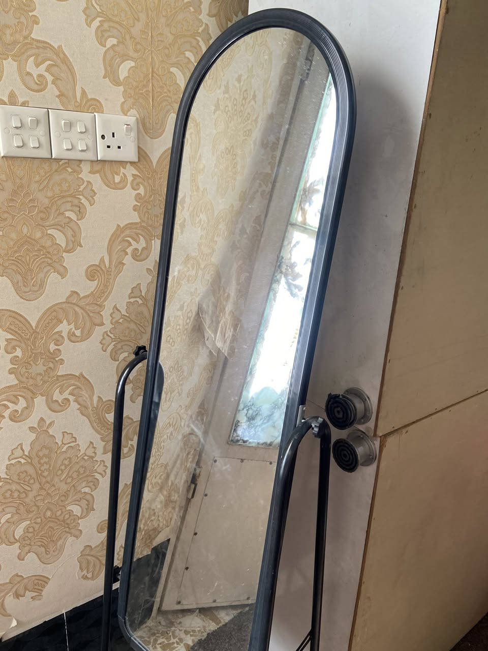 غراض محل البسه للبيع
ستاندات 5

سكك 

رفوف 

العاب 

تعلاقات 

جكامج دخل 

مرايه 

كرسي


**إذا كنت صاحب هذا الإعلان وتريد حذفه لأي سبب، رجاءا أرسل رسالة إلى الدعم الفني**