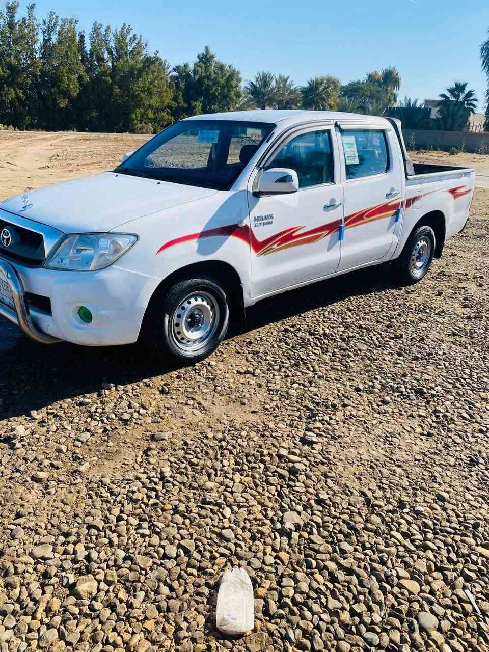 فلاونزه للبيع موديل 2011كيرعادي رقم واسط لاماني تحويل ثاني يوم سنويه مجدده تخم تاير شاصي 12سياره جديده جدا بيه سونار موجود بالمنشور السعر 165$وبيه مجال للشراي مكان السيارة واسط الصويرة الاستفسار ***********
