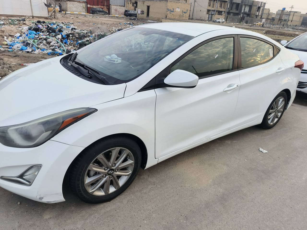 انتره موديل 2016 رقم ذي قار حره مشروع وطني سنويه الغايه2027 تحويل مباشر
وارد امريكي ضررها بنيد جاملغ صبغ 
بدون تبديل 
مواصفات سياره نص فول 
تحكمات ستيرن كامله
ارضيه جلد 
محرك 2000 دوش 
بلاجكتور 
ويل كروم 

سياره جاهزه
كير محرك شرط مامفتوح تخم تاير هزه جديده… لاتصال 
***********
