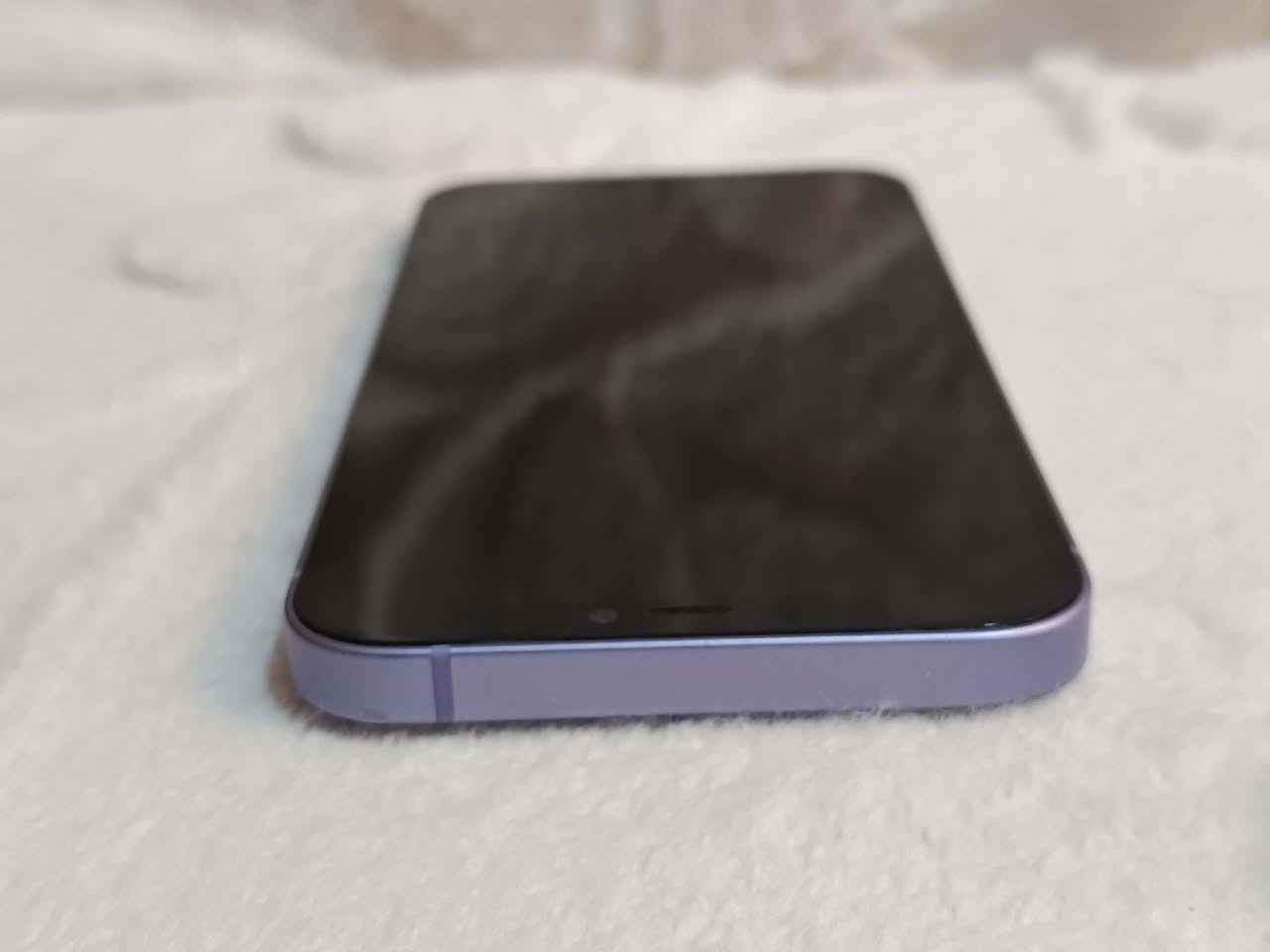 سلام عليكم للبيع / ايفون 12 العادي آخو جديد نضافته 100% جهاز جداً نضيف ما مبدله ولا قطعه كفاله / ذاكرته 256 /و بطاريه 77% جهاز مابي أي صرف كله نورمال
جهاز كله شغال و مابي اي خلل / بدون ملحقات / و السعر 330 الف و بي مجال بسيط / مكاني بغداد العامريه للأتصال *********** بي واتساب
