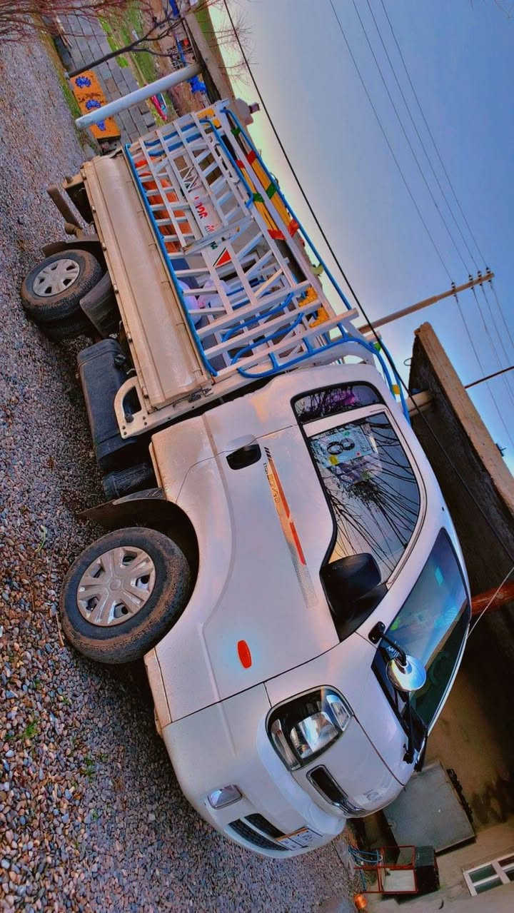 كيا 3000 سؤپةر و ئةنجةكتةر براوه
موديل 2009 شكلي 2022 كامل مةسروف كراوة 
تايةكان لؤك تازة بةستراوة 
چةمچةو ناو بؤدي لؤك تةبريت سارد و گةرم مةزبوت
جوابي هيچ نادةمؤ تةلةفون بؤخاوةني بكه
ز.م ***********
شوين شارةزور
