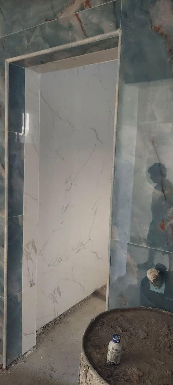 خلفه سيراميك ورضيه وتصفير لوح بالمادة وكافة الختصاصات شغل ليزر المتر جدار ٨ المتر ورضيه٧  متفرغ حالين  والتزام من ديوانيه  *********** ***********
