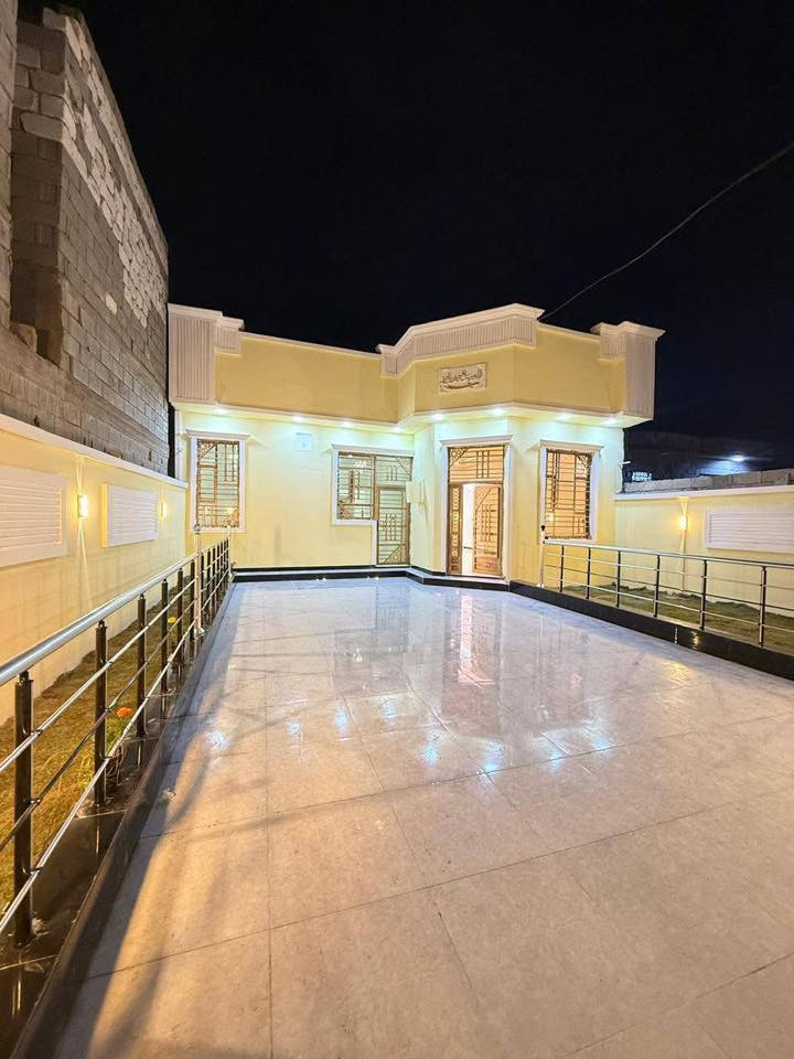 #اسعد_الله_اوقاتكم_بكل_خير⁉️👋🏼
*********** صادق 
دار سكن للبيع بناء 2025

#المساحه 300 متر  عن التبليط 30 متر 

#جنس_العقار :: طابو ملك صرف زراعي باسم عراقي سند 25 

#العنوان :: البصره أبي الخصيب قرب المحكمه الجديده
 موقع راقي

#يحتوي البيت على ثلاث ٣ غرف منام كبار
و ديوان
و مطبخ و صاله
و مناور عدد 2
و صحيات داخلي وخارجي  و كراج سياره
ويحتوي على حديقتين 🌲🌲

#البيت جاهز من كلشي تستلم البيت عنده المكاتبه
كامل من مقطوره و كيزر و ماطور
جيب اثاثك و اكعد
و الف عافيه الي ياخذه

جميع الخدمات متوفره ماء كهرباء  
#السعر ((128 مليون وبي مجال 
#للاستفسار الاتصال على الهاتف 📳📞
📳 ***********)📳
