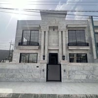 ٢٥٠م • ٥ غرف • واجهة قبلة