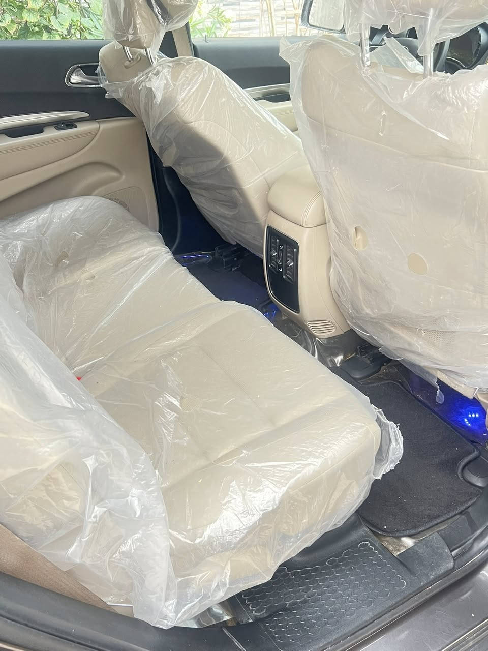 دورنكو 2014
ماشي 60 الف 

كفاله عامه بالكارتون ماعدا قطعه

مكينه 6 سلندر  خليجيه

مكانها البصره للأستفسار***********
